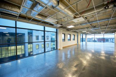 Renaissance Engineering - Modern commercial offices